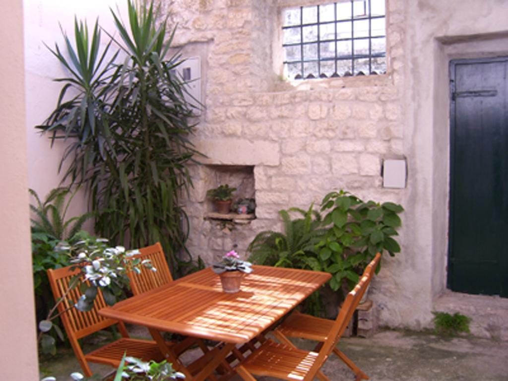 Dobra Apartments Trogir Exterior foto